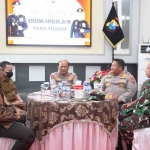 Kapolda Jatim saat Coffee Morning di Pasuruan.