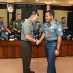 Kaskoarmada II Laksma TNI Ahmadi Heru Purwono secara resmi menutup Rakor Rentinkon Kotamaops TNI.