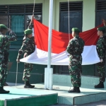 Upacara bendera Me5rah Putih berlangsung di halaman Makodim, Madiun, Senin (21/10/2019).