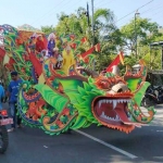 Salah satu tampilan peserta pawai dalam menyambut Tahun Baru Islam di Pamekasan, Senin (2/9/2019).