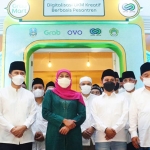 Gubernur Khofifah saat menghadiri Digitalisasi UKM Kreatif Berbasis Pesantren.