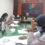 Suasana rapat di BPS Jember.