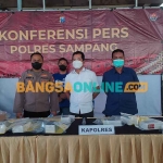 Polres Sampang saat mengekspose barang bukti dari beberapa kasus. Foto: MUTAMMIM/BANGSAONLINE
