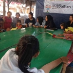 Anak-anak saat belajar bareng di program sinau bareng Gusdurian. Foto: Ist