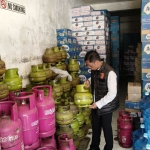 Pengecekan LPG di beberapa toko di Kota Blitar.