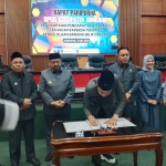 Penandatanganan kesepakatan di Rapat Paripurna di DPRD Jombang