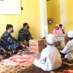 Penyerahan bantuan sosial berupa sembako kepada Panti Asuhan Tapal Batas RI-Malaysia Yayasan Ukhuwah Islamiah di Pulau Sebatik.