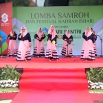 Penampilan salah satu kelompok peserta lomba samroh.