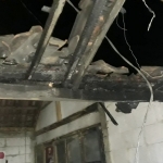 Bagian depan rumah korban yang ludes terbakar.