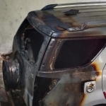 Mobil milik Saman yang diduga sengaja dibakar orang tak dikenal.