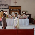 Pengamanan gereja ini dilakukan di setiap gereja di masing-masing polsek di wilayah hukum Polresta Sidoarjo. 