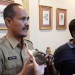 Plt. Kepala BPBD Kabupaten Kediri, Slamet Turmudi, saat memberi keterangan kepada wartawan. foto: MUJI HARJITA/ BANGSAONLINE