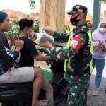 Satgas Covid-19 Kecamatan Soko saat patroli penegakan protokol kesehatan di objek wisata Agro Park Klumpit.