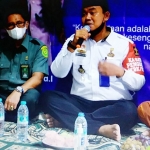 Plt Karutan Sumenep Ridwan Susilo saat ikut bersholawat.