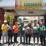 Pokja Judes bersama sejumlah pejabat saat menyatakan dukungan untuk menyukseskan Piala Dunia U-17 di Surabaya.