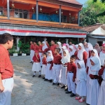 Puluhan siswa SLB di Bojonegoro ikuti Lomba Agustusan.