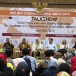 Acara talkshow “Ensuring Acceess and Quality Education for Students with Disabilities in Indonesian Universities” di Gedung LP3M UNESA, Rabu (25/4)