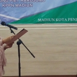 Suasana pelatikan Dewi Kurniasari Asih sebagai Ketua Gohari oleh Wakil Wali Kota Madiun Inda Raya Ayu Miko Saputri di gedung aula Piet Hardjono KPPN Madiun, Sabtu (11/9/2021). foto: bangsaonline.com