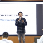 Konten kreator dan influencer Tiktok, Wawan Saktiawan, saat memaparkan cara membuat konten yang menarik.