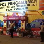 Kapolres Pamekasan, AKBP Jazuli Dani Iriawan, saat memimpin apel Nataru 2023.