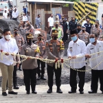 Bupati Tuban H. Fathul Huda meresmikan klinik kesehatan dan tempat kendaraan roda 2 (dua) bagi anggota Polres Tuban, Rabu (24/2/2021). (foto: ist)