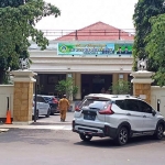 Gedung DPRD Gresik di Jalan KH. Wachid Hasyim, Gresik. foto: SYUHUD/ BANGSAONLINE