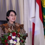 Ketua Yayasan Pendidikan Dharma Wanita Kabupaten Kediri, Eriani Annisa Hanindhito, saat memberi sambutan. Foto: Ist