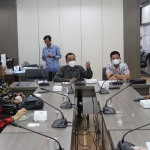 Komisi I DPRD Gresik saat hearing dengan Plt Kepala DPMD Gresik Suyono terkait tarikan PDU saat pelantikan 47 kades. foto: SYUHUD/ BANGSAONLINE