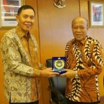 Bupati Fadeli dan Kedubes Indonesia untuk Filipina. foto: istimewa