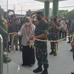 Peresmian Makodim Gresik ditandai dengan pemotongan pita oleh Pangdam V/Brawijaya Mayjen TNI Nurchahyanto.