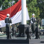 Upacara 17-an yang berlangsung di Lapangan Hitam, Makodam V/Brawijaya, Surabaya. Jumat (17/1) pagi.