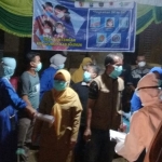 Suasana penanganan terhadap warga Desa Bantengan yang hasil rapid test-nya positif.