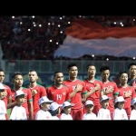Timnas Indonesia saat menyanyikan lagu Indonesia Raya. foto: juara.bolasport.com