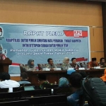 Rapat pleno KPU Blitar. 