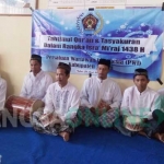 Warga binaan Lapas Tuban saat menampilkan Hadroh usai Tahtimul Qur