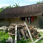 Rumah warga desa Napis.