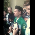 Ketua GP Ansor saat memberikan keterangan persnya. 