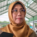 Kepala Disdagin Kabupaten Kediri, Tutik Purwaningsih, saat memberi keterangan kepada awak media. Foto: Ist