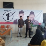 Paslon Bupati dan Wakil Bupati Bangkalan nomor urut 1, Dr Ir M Farid Al Fauzi-Drs Ec Sudarmawan blusukan ke Pasar Tradisional Kecamatan Kamal, Minggu (25/3) pagi.