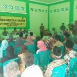 Pengobatan gratis di balai desa Kowang.