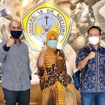 Dr. Meithiana Indrasari, S.T., M.M., (baju kuning) Ketua Umum Ikatan Cendekiawan Muslim se-Indonesia (ICMI) Muda Wilayah Jawa Timur Periode 2020-2025. (foto: ist)