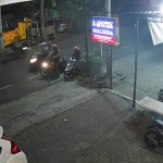 CCTV yang merekam pelaku curanmor saat dilumpuhkan petugas.