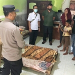 Jenazah saat disemayamkan di rumah duka.