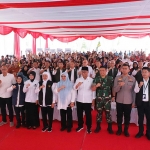 Gubernur Jawa Timur Khofifah Indar Parawansa bersama Wali Kota Kediri dan jajaran Forkopimda dan undangan. Foto: Ist.
