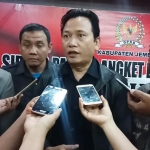 Wakil Ketua LPSK RI Edwin Partogi Pasaribu memberikan keterangan.