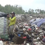 Sampah dari berbagai pelosok di Kota Batu akhirnya menumpuk di TPA Tlekung, Junrejo.