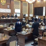 DPRD Kota Probolinggo saat kembali menggelar rapat paripurna. (foto: ist).