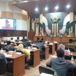 Wakil Bupati Pasuruan saat menyampaikan raperda non APBD tata organisasi dan tata kerja BPBD No 08 Tahun 2010.