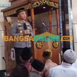 Kapolres Jombang, AKBP Moh Nurhidayat, saat Jumat Curhat di Masjid Hidayatulloh, Desa Senden, Kecamatan Peterongan. Foto: AAN AMRULLOH/BANGSAONLINE