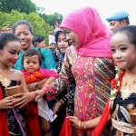 Pawai dan Festival Seni Keagamaan Hindu ke-3 Tingkat Nasional Tahun 2019 secara resmi dibuka Gubernur Jawa Timur, Khofifah Indar Parawansa di Halaman JX International, Jalan Ahmad Yani 99 Surabaya, Selasa (17/9). foto: ist